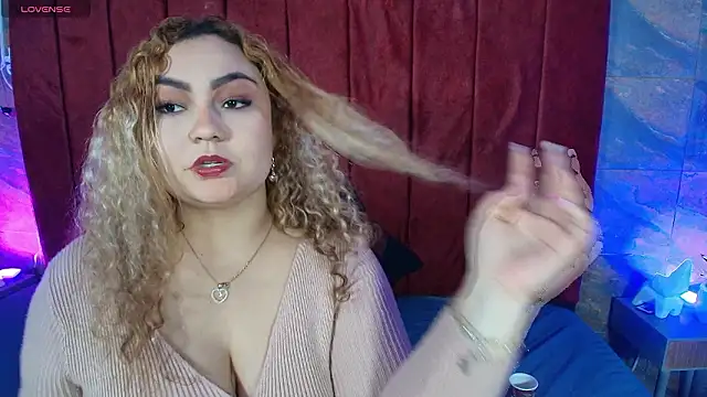 Snapshot of Amaraa_Silk chatting on 02/17/26, 03:47 Amaraa Silk online show from 02/17/26, 03:47