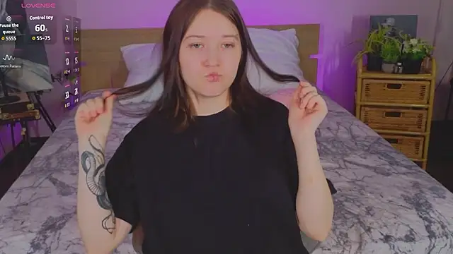 Snapshot of MmollyMay chatting on 02/18/26, 10:00 MmollyMay online show from 02/18/26, 10:00