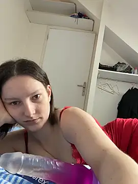 Snapshot of Mis-Elisa96 chatting on 05/06/26, 04:12 Mis-Elisa96 online show from 05/06/26, 04:12