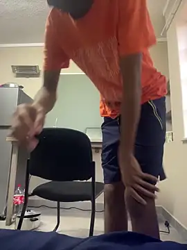 Snapshot of Effacement_OS chatting on 02/09/26, 04:22 Effacement OS online show from 02/09/26, 04:22