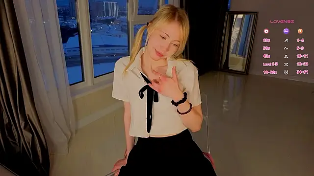 UWU flower online show from 03/06/26, 01:40