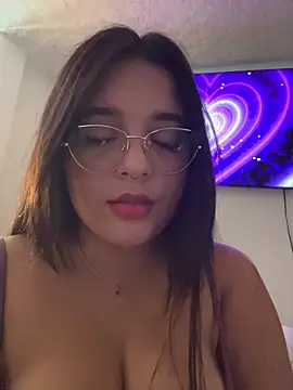 Snapshot of victtoria18 chatting on 03/25/26, 08:26 victtoria18 online show from 03/25/26, 08:26