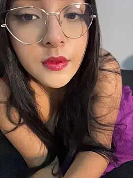 Snapshot of victtoria18 chatting on 04/11/26, 04:17 victtoria18 online show from 04/11/26, 04:17