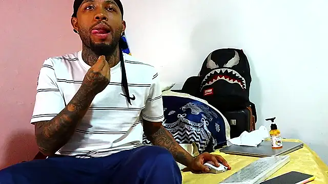 Snapshot of Bdarenth007 chatting on 02/23/26, 08:39 Bdarenth007 online show from 02/23/26, 08:39