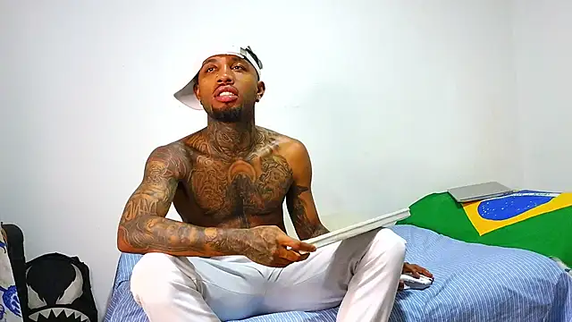 Snapshot of Bdarenth007 chatting on 03/17/26, 03:15 Bdarenth007 online show from 03/17/26, 03:15