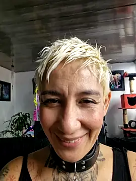 Snapshot of Everlyn_sexx chatting on 07/10/26, 08:11 Everlyn sexx online show from 07/10/26, 08:11