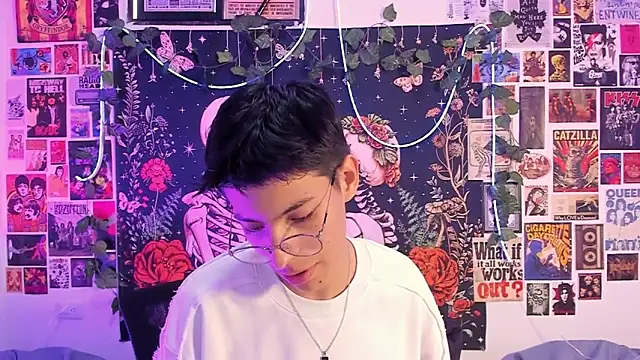 Snapshot of alextop_ chatting on 02/14/26, 07:54 alextop online show from 02/14/26, 07:54