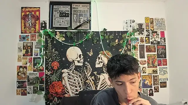 Snapshot of alextop_ chatting on 02/22/26, 10:52 alextop online show from 02/22/26, 10:52