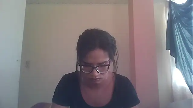Snapshot of horny_brii chatting on 06/11/26, 10:41 horny brii online show from 06/11/26, 10:41