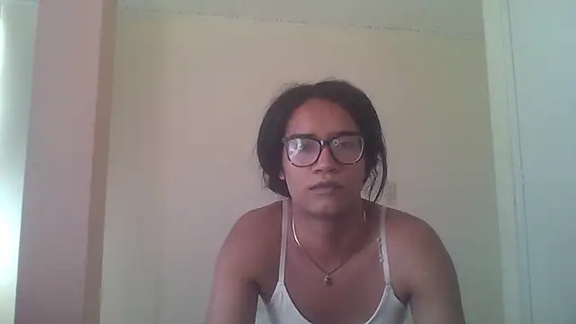 Snapshot of horny_brii chatting on 06/20/26, 06:22 horny brii online show from 06/20/26, 06:22