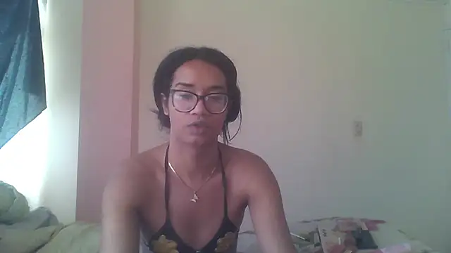 Snapshot of horny_brii chatting on 07/04/26, 04:46 horny brii online show from 07/04/26, 04:46