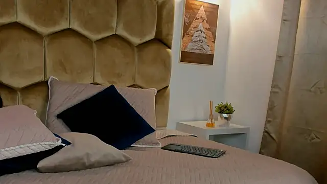 Snapshot of Mia_Reyesjs chatting on 02/14/26, 09:55 Mia Reyesjs online show from 02/14/26, 09:55