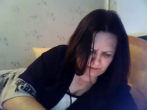 LockyCharm111 online show from 04/24/26, 05:26