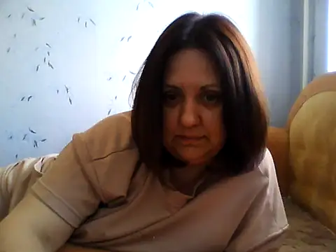 Snapshot of LockyCharm111 chatting on 05/19/26, 04:24 LockyCharm111 online show from 05/19/26, 04:24