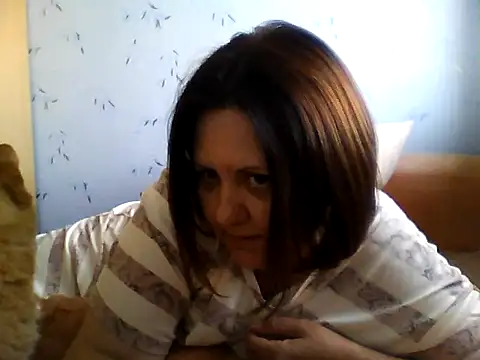 Snapshot of LockyCharm111 chatting on 07/25/26, 04:32 LockyCharm111 online show from 07/25/26, 04:32