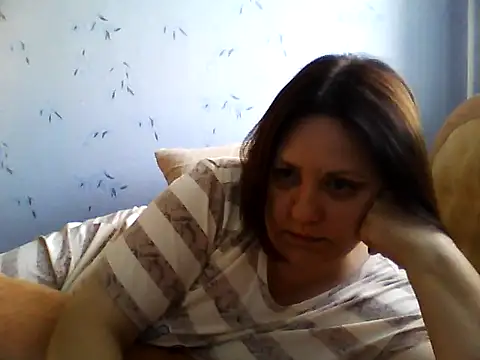 Snapshot of LockyCharm111 chatting on 07/27/26, 04:19 LockyCharm111 online show from 07/27/26, 04:19