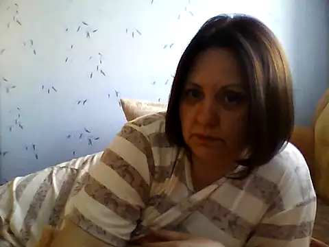 Snapshot of LockyCharm111 chatting on 07/30/26, 04:22 LockyCharm111 online show from 07/30/26, 04:22