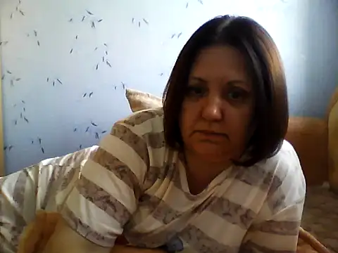 Snapshot of LockyCharm111 chatting on 08/01/26, 04:45 LockyCharm111 online show from 08/01/26, 04:45