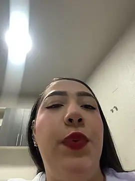 Snapshot of Hannah-Prada chatting on 05/01/26, 11:37 Hannah-Prada online show from 05/01/26, 11:37