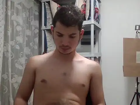 Snapshot of Erostomxxx chatting on 02/17/26, 12:51 Erostomxxx online show from 02/17/26, 12:51
