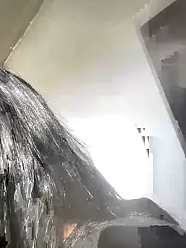 Snapshot of Lucy_strong1 chatting on 02/18/26, 01:07 Lucy strong1 online show from 02/18/26, 01:07