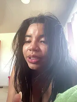 Lucy strong1 online show from 03/01/26, 08:33