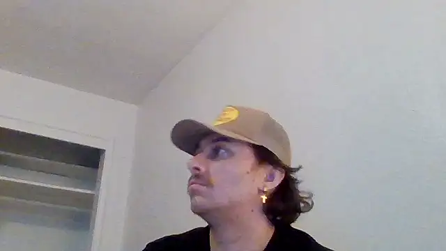 Snapshot of Tallhungandcloudy chatting on 02/22/26, 10:08 Tallhungandcloudy online show from 02/22/26, 10:08