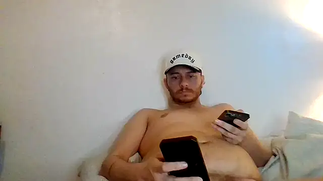 Snapshot of Tallhungandcloudy chatting on 03/18/26, 06:33 Tallhungandcloudy online show from 03/18/26, 06:33