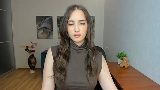 Effy Royse online show from 06/14/26, 05:37
