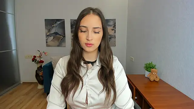 Effy Royse online show from 06/18/26, 05:41
