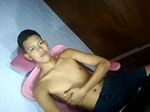 Snapshot of UrAsian_Turjak chatting on 03/11/26, 06:52 UrAsian Turjak online show from 03/11/26, 06:52