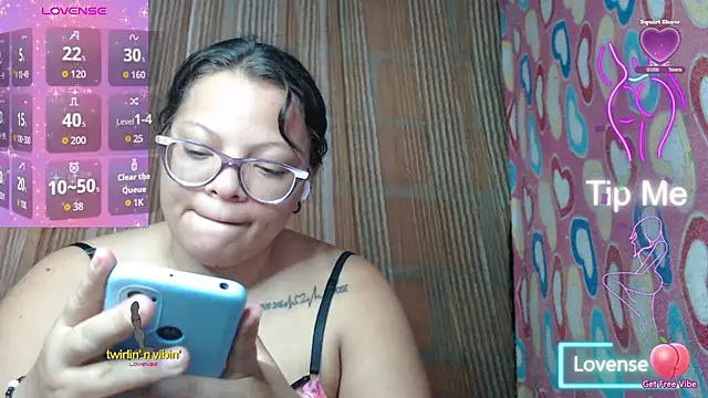Snapshot of vanuslovelatina chatting on 03/28/26, 11:15 vanuslovelatina online show from 03/28/26, 11:15