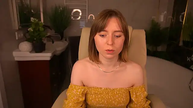 SofiaLuxuryy online show from 04/23/26, 08:22