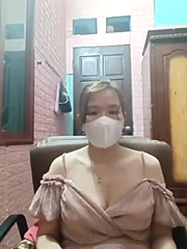 Snapshot of Trang26 chatting on 02/17/26, 04:02 Trang26 online show from 02/17/26, 04:02