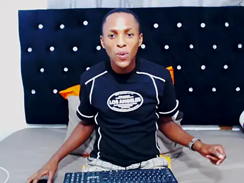 NtandoXx online show from 04/06/26, 11:05
