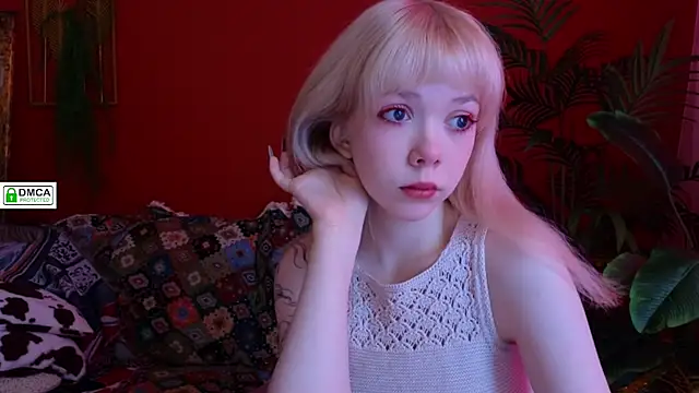 Snapshot of Rochelle_kitty chatting on 03/15/26, 01:17 Rochelle kitty online show from 03/15/26, 01:17