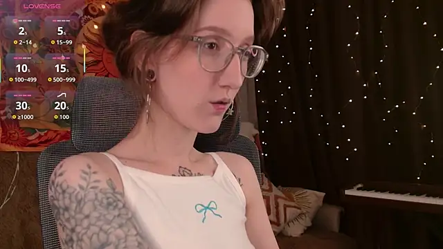 lolami  online show from 06/24/26, 07:29
