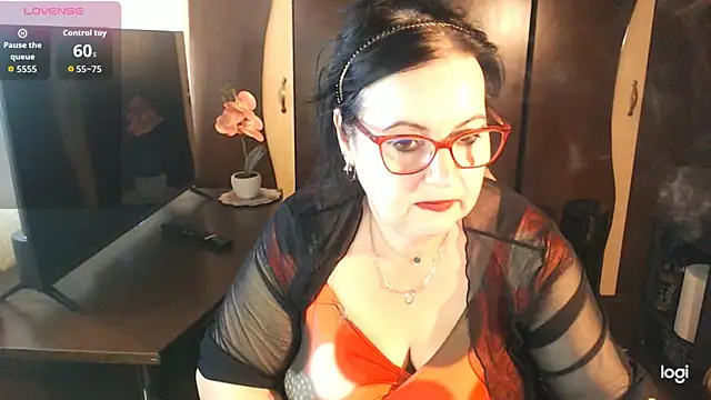 Snapshot of exiMIlf chatting on 06/19/26, 02:10 exiMIlf online show from 06/19/26, 02:10