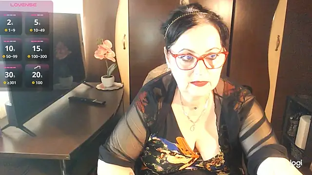 Snapshot of exiMIlf chatting on 06/20/26, 11:13 exiMIlf online show from 06/20/26, 11:13