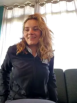 sweetsophie69 online show from 05/13/26, 03:20