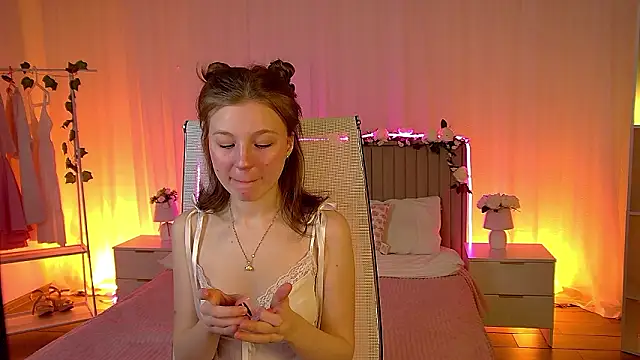 Snapshot of ElliFrankenweenie chatting on 03/15/26, 07:03 ElliFrankenweenie online show from 03/15/26, 07:03