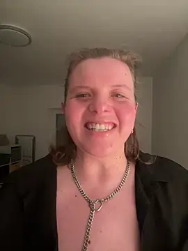 Snapshot of Laura-Loveyou chatting on 03/28/26, 06:07 Laura-Loveyou online show from 03/28/26, 06:07