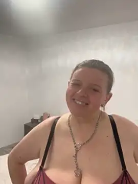 Snapshot of Laura-Loveyou chatting on 04/03/26, 06:28 Laura-Loveyou online show from 04/03/26, 06:28