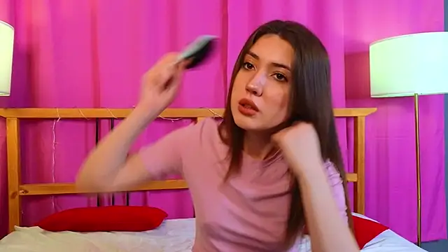 Snapshot of AliceZimmer chatting on 03/04/26, 07:42 AliceZimmer online show from 03/04/26, 07:42