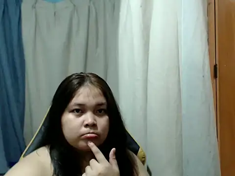 Snapshot of xia_xoxo_ chatting on 05/04/26, 12:17 xia xoxo online show from 05/04/26, 12:17