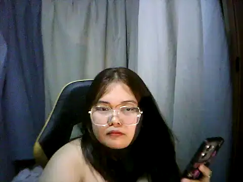 Snapshot of xia_xoxo_ chatting on 05/08/26, 03:45 xia xoxo online show from 05/08/26, 03:45