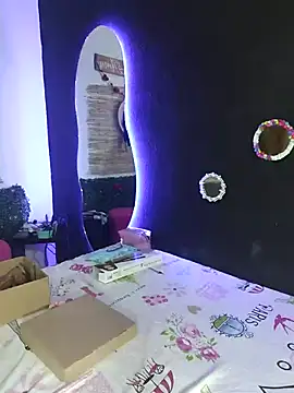 Snapshot of laila_d chatting on 03/19/26, 02:04 laila d online show from 03/19/26, 02:04