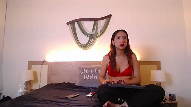 Gaia n Nix online show from 04/29/26, 05:00