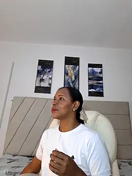 samaraa smith1 online show from 04/24/26, 12:07