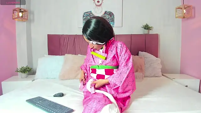 Snapshot of emma_wilder_ chatting on 02/19/26, 07:43 emma wilder online show from 02/19/26, 07:43